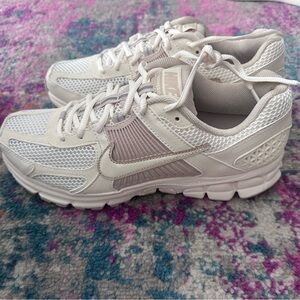 Nike women’s Air Zoom Vomero 5 “light orewood brown”